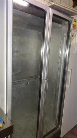 1 Kühlschrank mit 2 Glastüren
