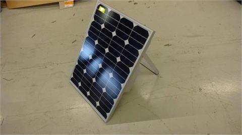 1 Palette m. ca. 10 Solar Modulen CIC Solar Island Mini 50, 50W, Maße: 550x535x35 mm