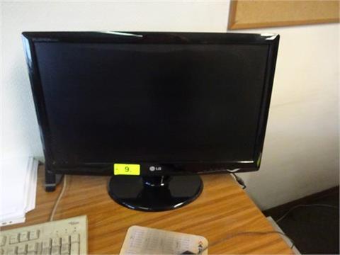 1 PC (ohne Festplatte) + 23" TFT-Monitor LG