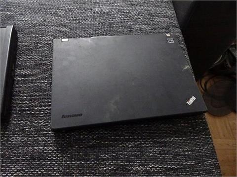 1 Laptop, Lenovo (ohne Festplatte)